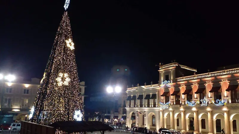 Árbol navideño en Xalapa